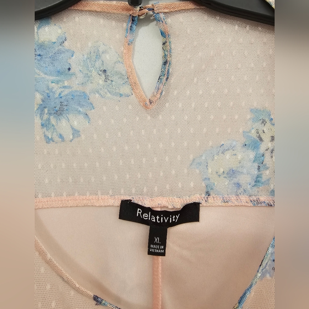 Relativity Blouse - Picture 3 of 5
